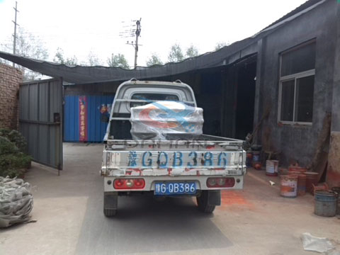 不銹鋼振動(dòng)篩分機(jī)發(fā)貨 不銹鋼振動(dòng)篩分機(jī)發(fā)貨